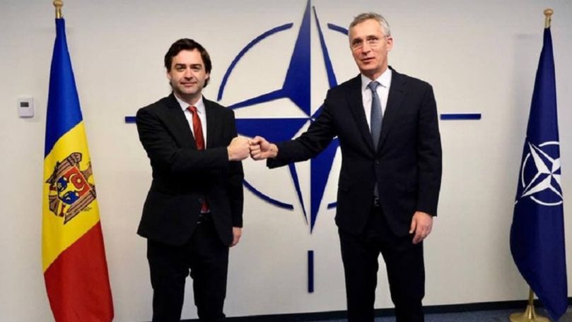 Нику Попеску встретился в Брюсселе с генсеком НАТО Йенсом Столтенбергом. 