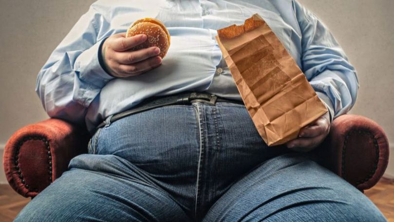 încurajați persoana obeză să piardă în greutate