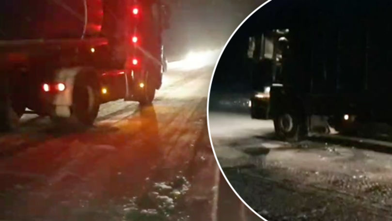 Mai mulți șoferi, blocați din cauza ninsorii: Intervenția carabinierilor