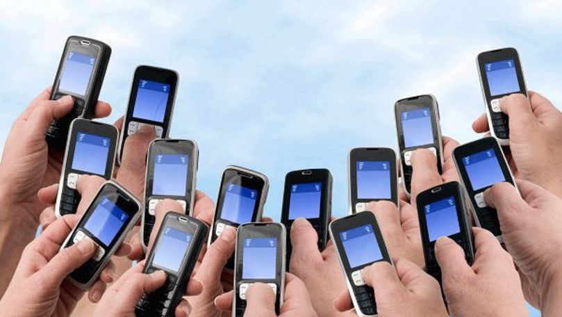 Studiu: Radiaţiile telefoanelor mobile pot duce la apariţia cancerului