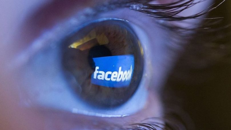 Bărbat, impus să plătească 2.000 euro după live-uri pe Facebook
