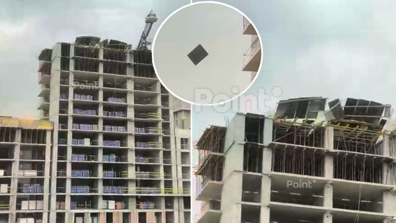 В Кишиневе из-за сильного ветра разлетаются строительные конструкции.