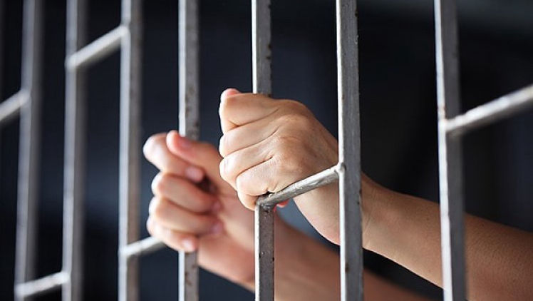 Un deținut a ratat evadarea după ce s-a blocat în tunelul săpat de el