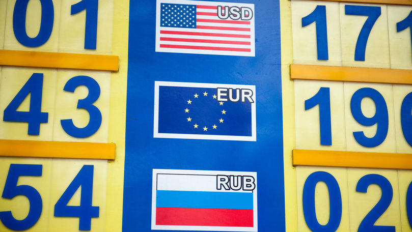 Curs valutar 24 decembrie 2021: Cât valorează un euro și un dolar