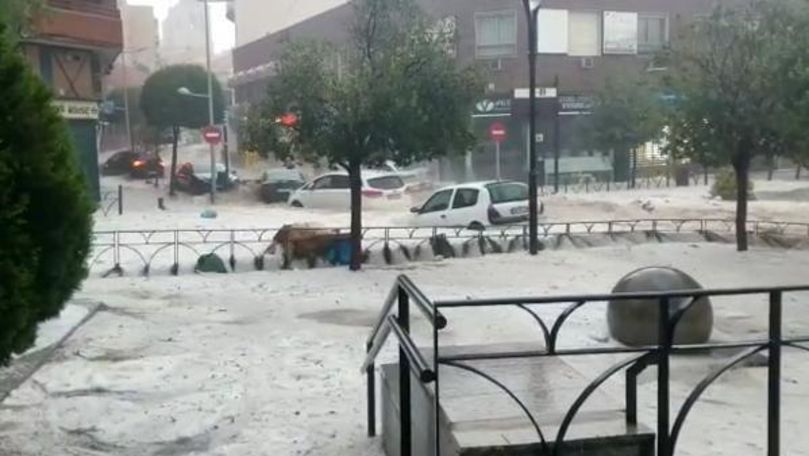 Imaginile dezastrului din Madrid: O furtună a luat zeci de mașini pe sus