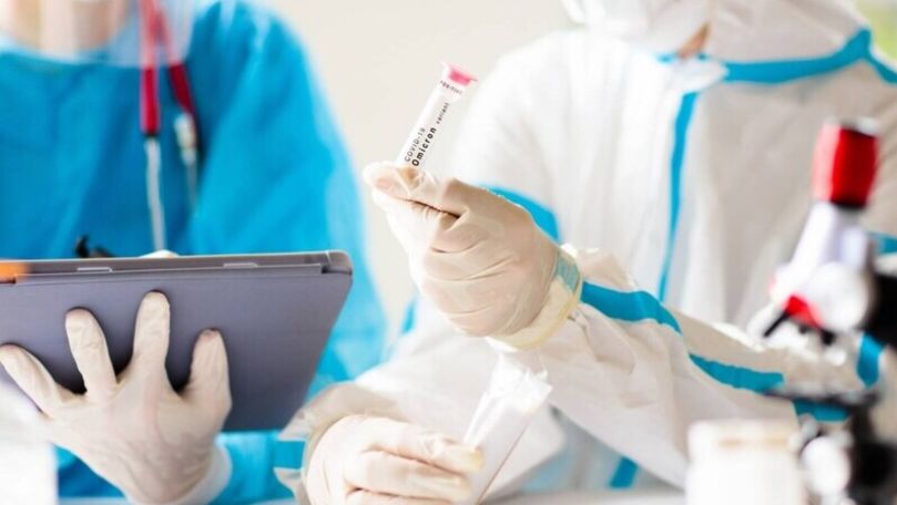 Varianta Omicron, rezistentă la majoritatea anticorpilor monoclonali
