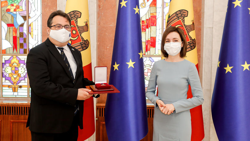 Ambasadorul Peter Michalko, decorat cu Ordinul de Onoare de Ziua Europei