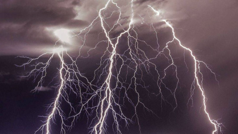 Avertizare meteo: Cod Galben de ploi cu descărcări electrice și grindină