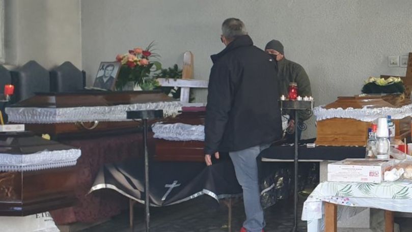 Iași: Niciun preot în viață nu a prins vremuri cu atât de mulți morți
