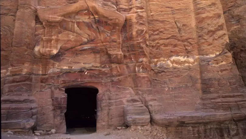 Misterele necropolei de 2.000 de ani cu 12 schelete descoperite la Petra