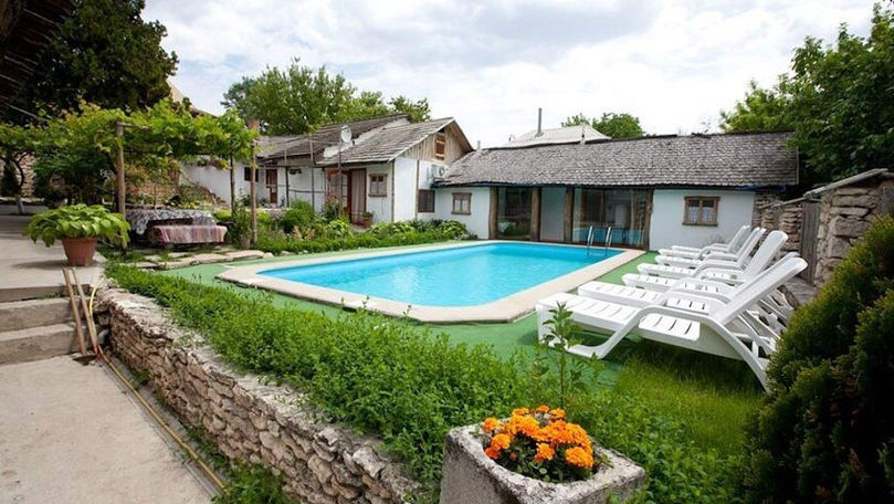 Tot mai mulți moldoveni aleg minivacanțele în natură, departe de oraș