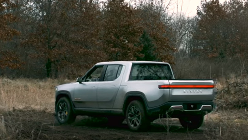  Rivian показал электрический пикап с «режимом танка».