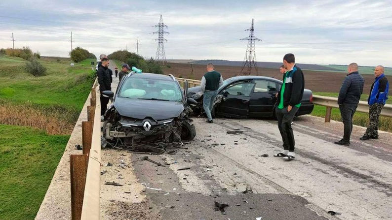 Grav accident la Florești: Un șofer, la spital