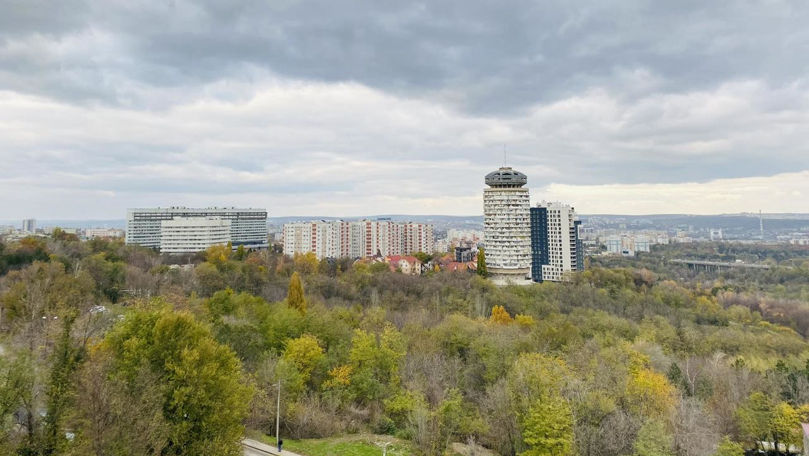 Aerul în Chișinău a devenit dăunător. Cine e de vină și ce e de făcut