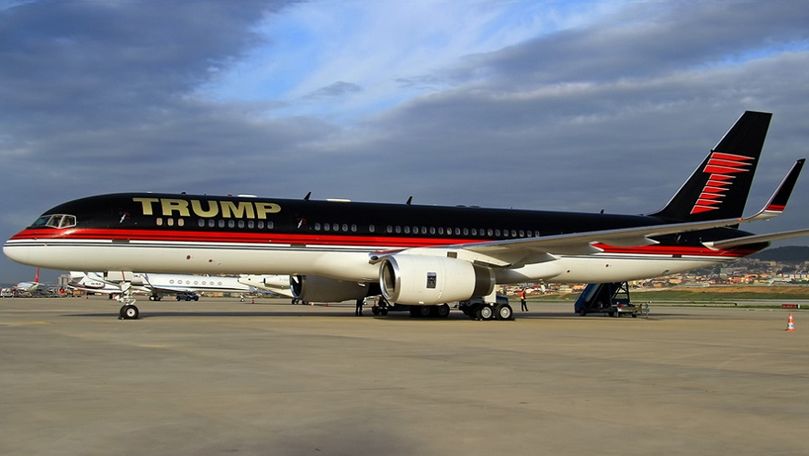 Avionul privat al lui Trump, lovit la sol de o altă aeronavă