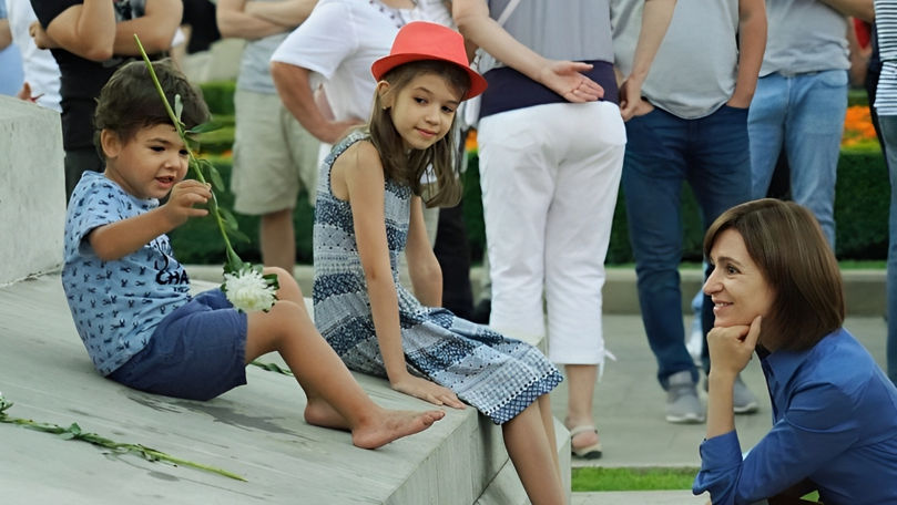 Maia Sandu felicită toți copiii: Să aveți parte de o copilărie fericită