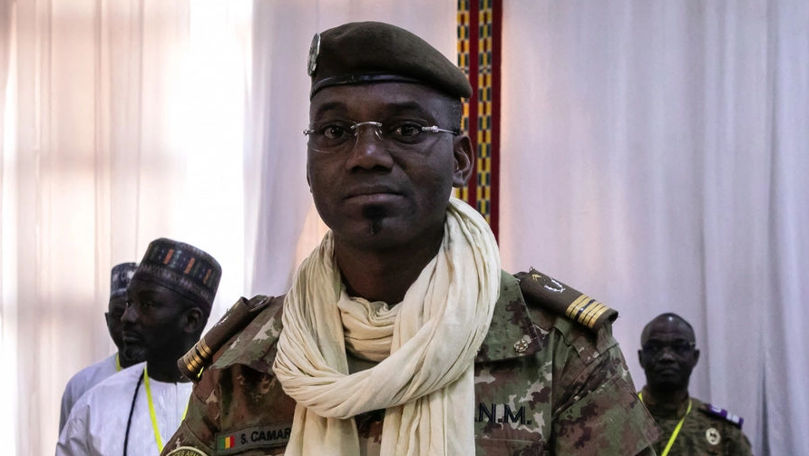 Боевики "Аль-Каиды" ликвидировали министра обороны Мали в его резиденции.