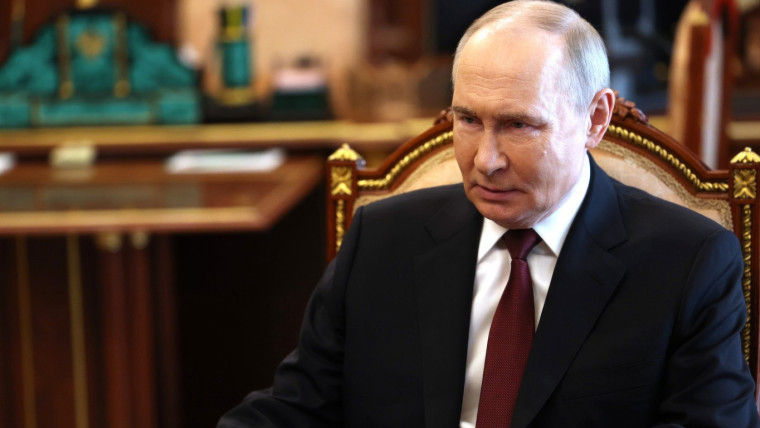 Vladimir Putin redenumește Aeroportul din Volgograd în Stalingrad