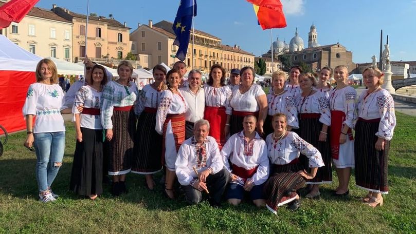 Muzică ușoară și populară, cântată de moldoveni în Italia