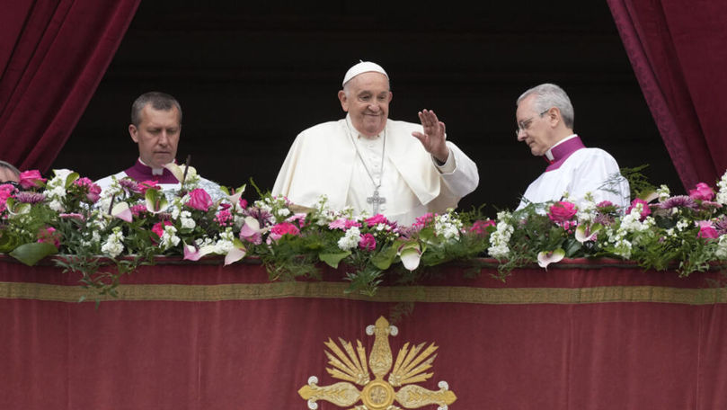 Papa Francisc a îndemnat oamenii să nu cedeze în faţa logicii armelor