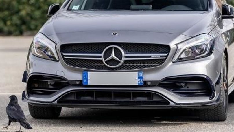 Клиенты Mercedes-Benz более года не могут получить свои автомобили из-за дефицита чипов.
