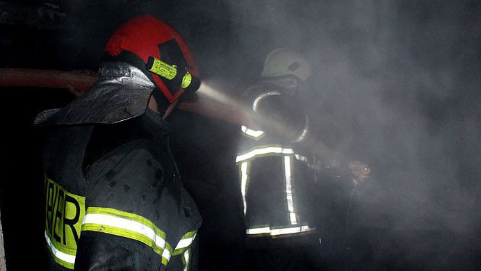 Incendiu la Chișinău: O persoană, evacuată din apartamentul ce ardea