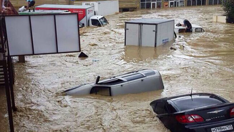 Inundaţii devastatoare la Soci: Marea Neagră a invadat stațiunea