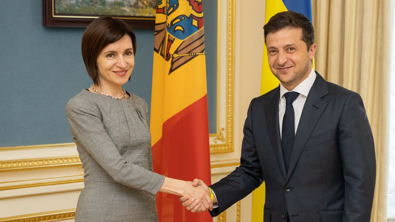 Zelenski a sunat-o pe Sandu: Așteptăm cu nerăbdare decizia UE