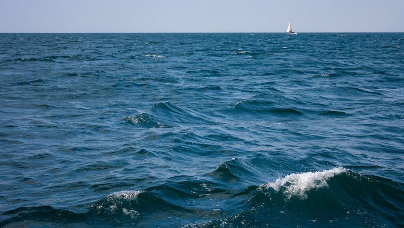 Fenomen rar la Marea Neagră: Ce culoare are apa și care este explicația