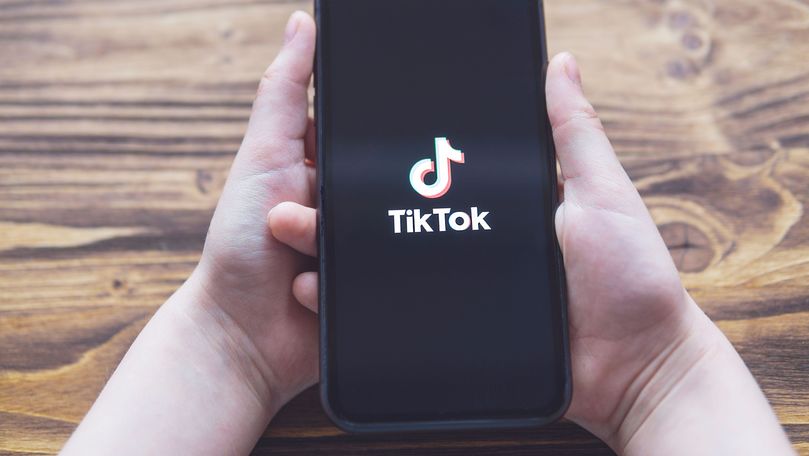 Un copil de 9 ani a murit după o provocare periculoasă primită pe TikTok