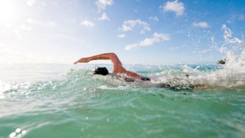 Studiu: De ce înotul în ocean este periculos pentru sănătate