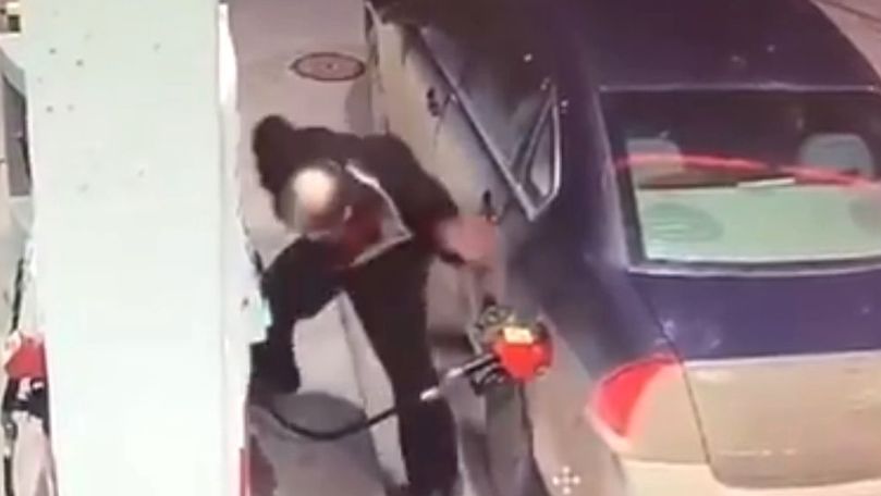 Un șofer nervos a luat la pumni pompa unei benzinării din Canada