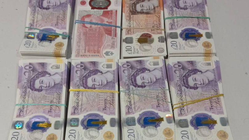 Femeie, prinsă la vamă cu 14.500 lire sterline pe care nu le-a declarat
