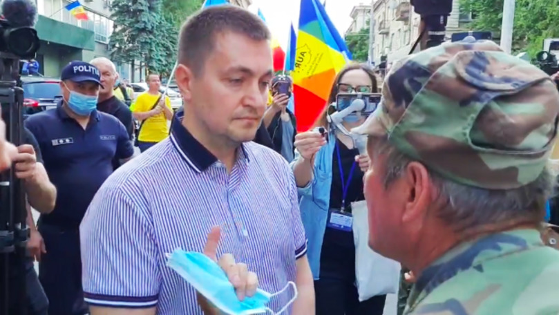 На протесте у ЦИК был замечен Вячеслав Платон.