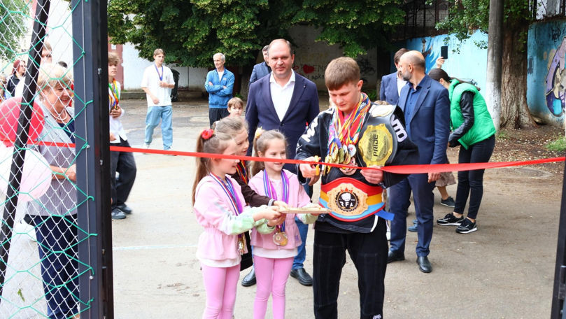Un teren de sport, inaugurat după reabilitare la Liceul Alexandr Pușkin
