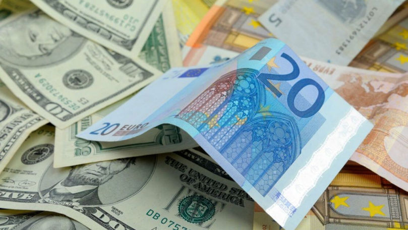 Curs valutar 10 august 2025: Cât valorează un euro și un dolar