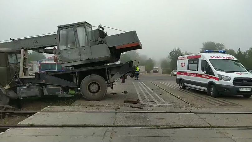Accident pe calea ferată la Tiraspol: O macara s-a izbit de o locomotivă