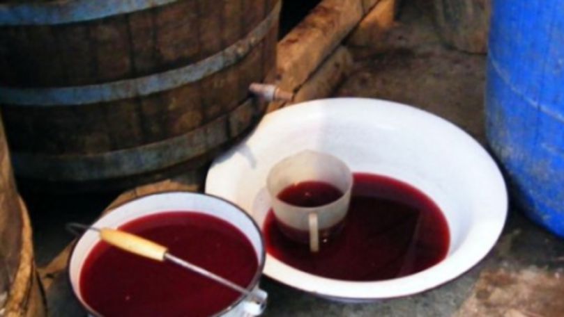 Vinul face victime: Patru persoane au decedat de la începutul lunii