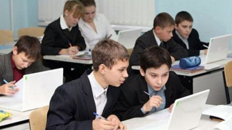 30 de școli din R. Moldova vor fi conectate la internet de mare viteză