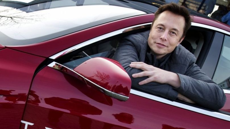 Elon Musk: Anul viitor vom putea dormi liniștiți la volan