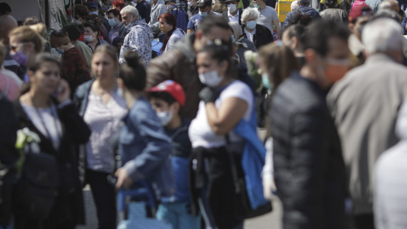 OMS: Carantina ar putea fi evitată dacă 95% dintre oameni ar purta mască