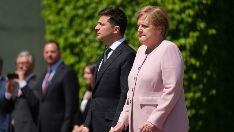 Cum se simte Merkel după ce a fost surprinsă tremurând incontrolabil