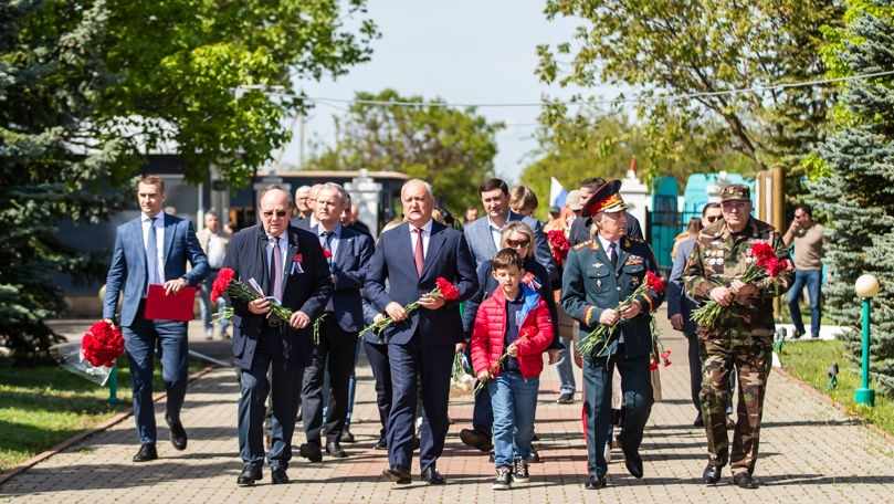 Igor Dodon a mers la Complexul Memorial Capul de Pod Șerpeni