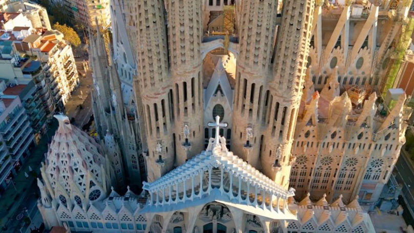 Sagrada Familia, stropită cu vopsea roșie în semn de protest