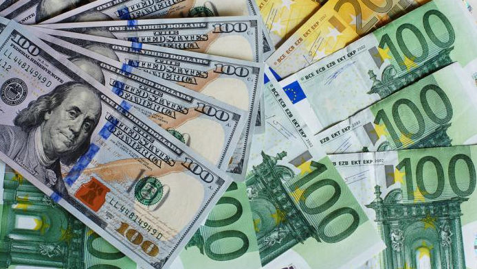Curs valutar 21 iulie 2025: Cât valorează un euro și un dolar