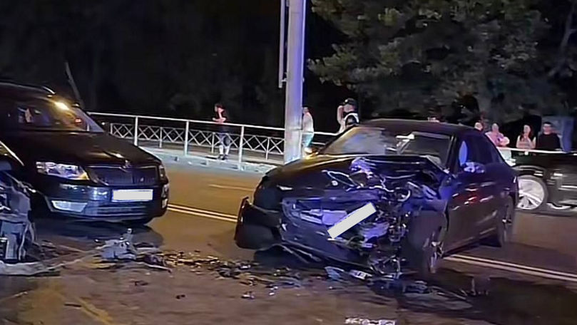 Accident cu cinci răniți la Botanica: Unul dintre șoferi a fugit