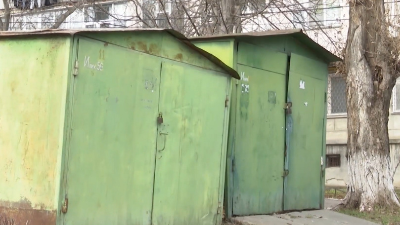 Garajele instalate ilegal rămân în proces de demontare