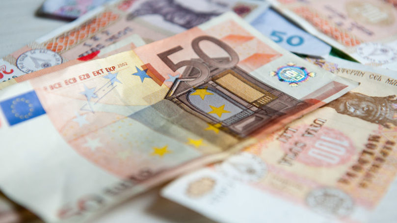 Curs valutar 18 octombrie 2020: Cât valorează un euro și un dolar