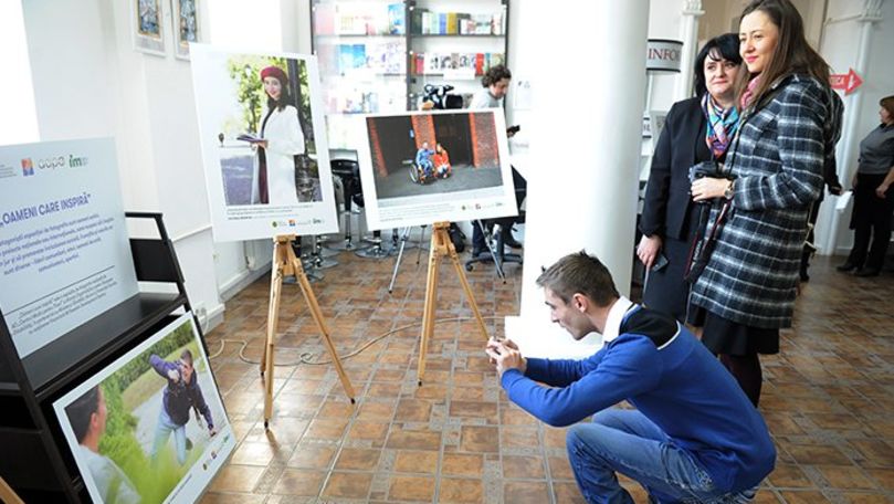 Expoziție de fotografii dedicată persoanelor cu dizabilităţi la Chișinău