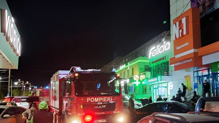 Intervenție la Ciocana: Două frigidere, cuprinse de foc într-un magazin